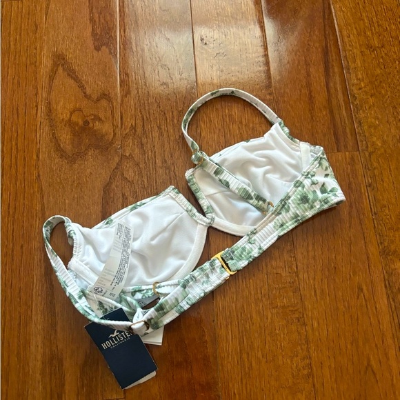 Hollister Floral Print Bikini Top - Picture 2 of 6